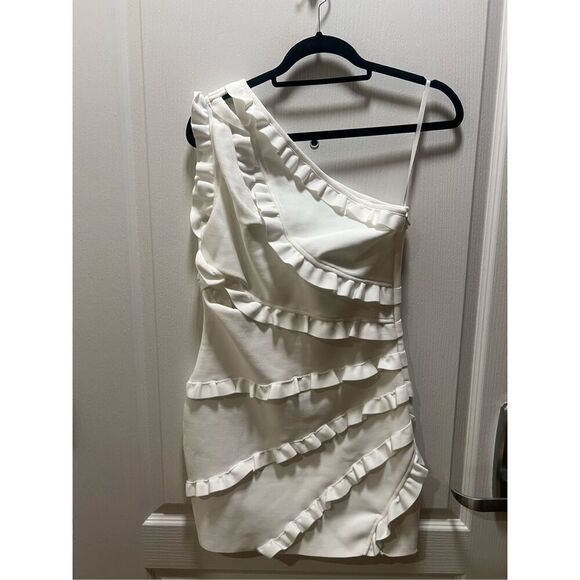 Elliatt Janelle Mini Dress White Bridal Shower Bachelorette size S NWT - Picture 5 of 7